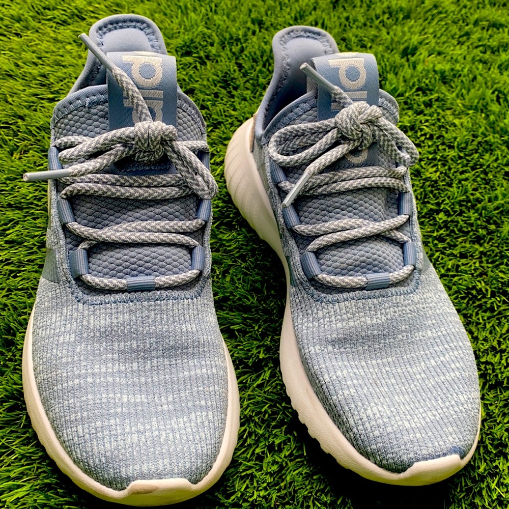 Adidas shoes - Picture 2 of 3